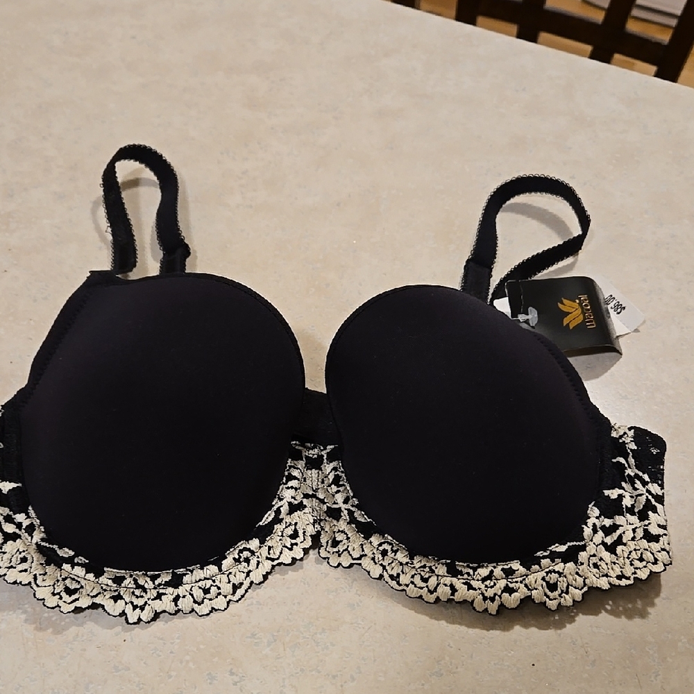 NWT Wacoal Embrace Lace Contour Bra Size 34B